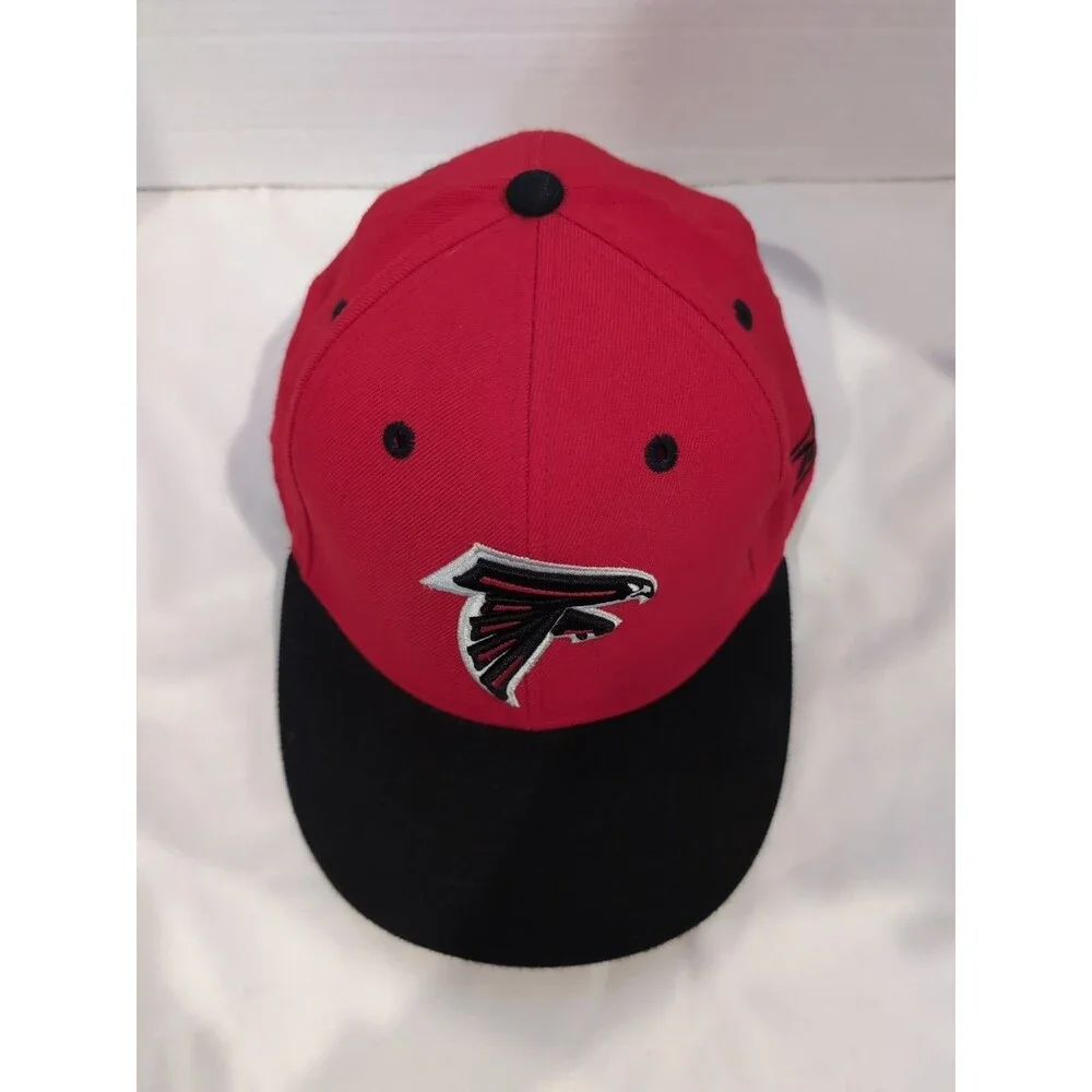 ATLANTA FALCONS REEBOK NFL TEAM APPAREL ON FIELD  FITTED SIZE 7  7/8  RED/BLACK